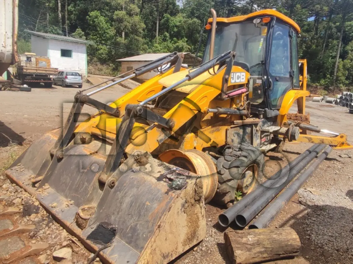 LOTE 012 - Retro Escavadeira JCB, Fabricação: 2019, modelo: 3CXTT