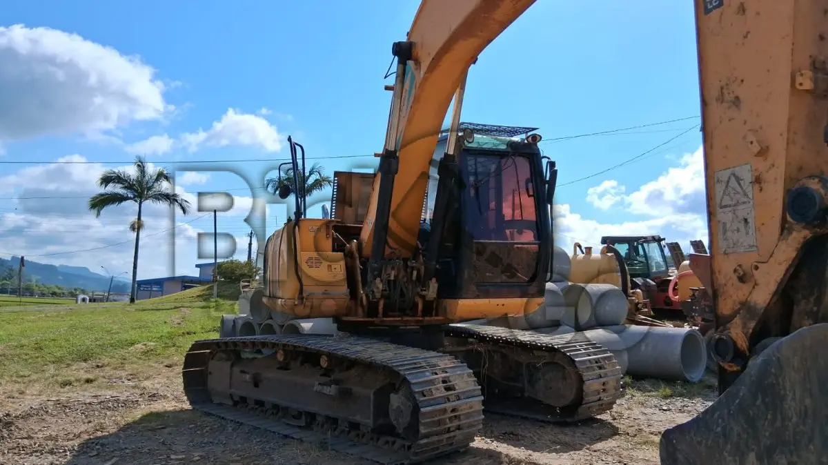 LOTE 006 - ESCAVADEIRA HIDRÁULICA JCB - MODELO JS160LC, Série: 14A5200