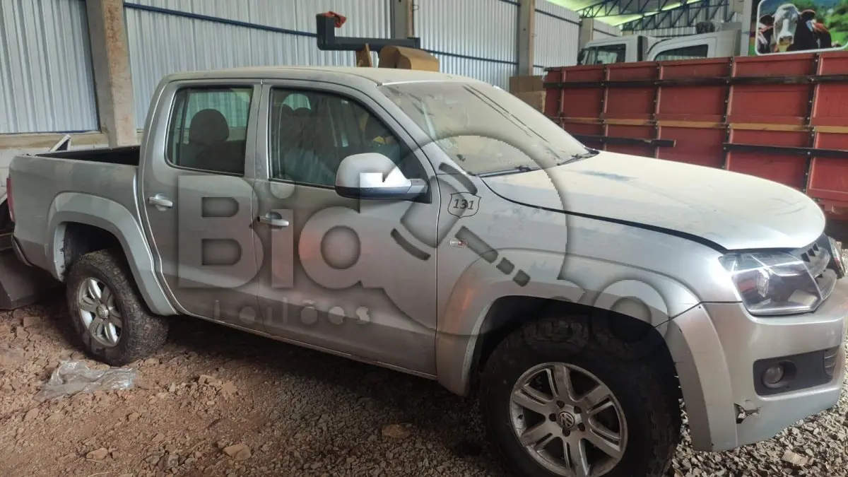 LOTE 013 - Automóvel VW/AMAROK CD 4X4 TREND, ano 2013/2013
