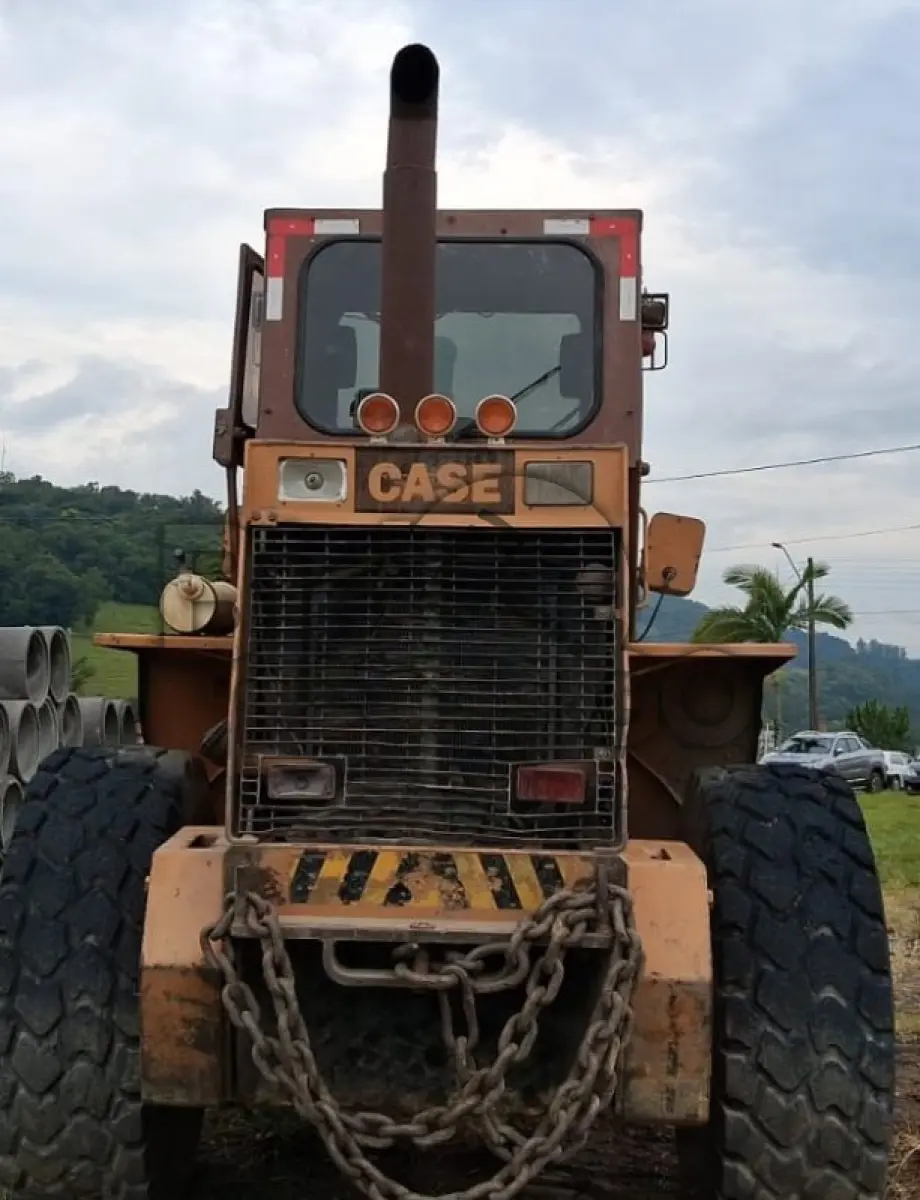 LOTE 001 - PÁ CARREGADEIRA CASE W20D 94