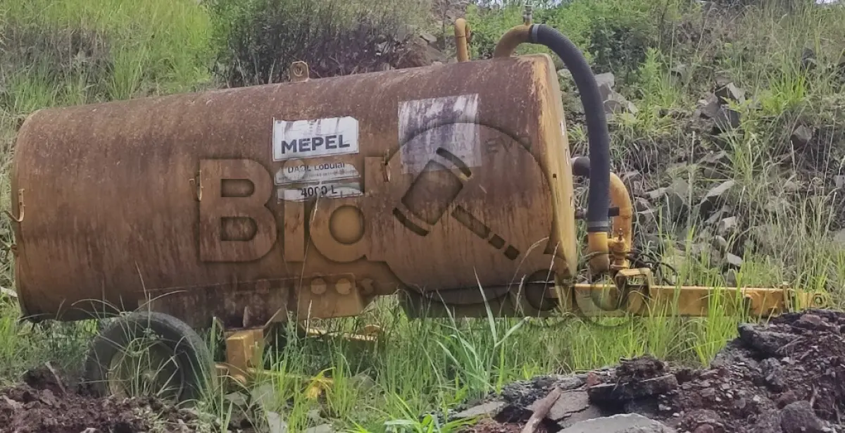 LOTE 014 - Distribuido de adubo liquido, marca: Mepel