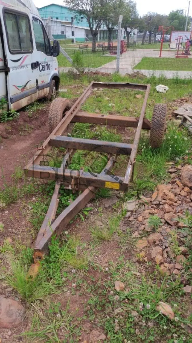 LOTE 019 - SUCATA DE CARRETA AGRICOLA