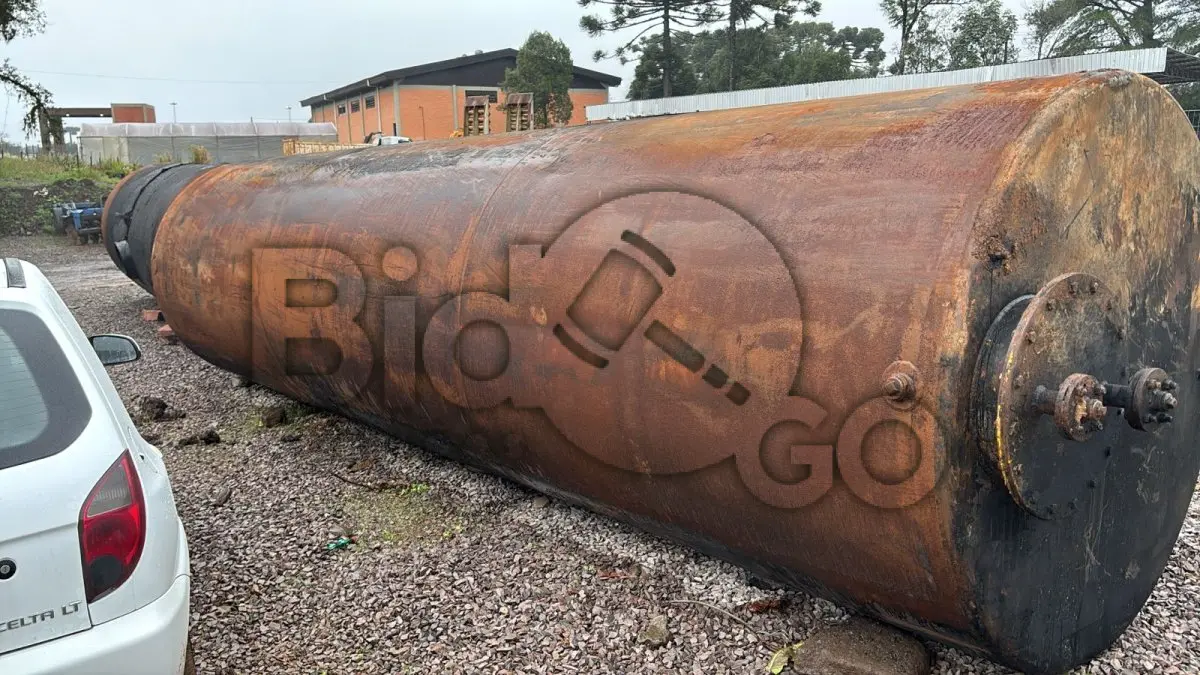 LOTE 017 - SUCATA RESERVATÓRIOS EM METAL