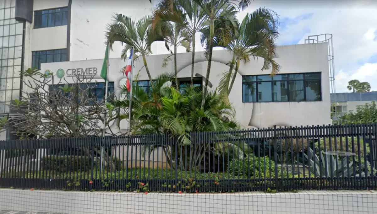 LOTE 001 - PRÉDIO COMERCIAL EM SALVADOR