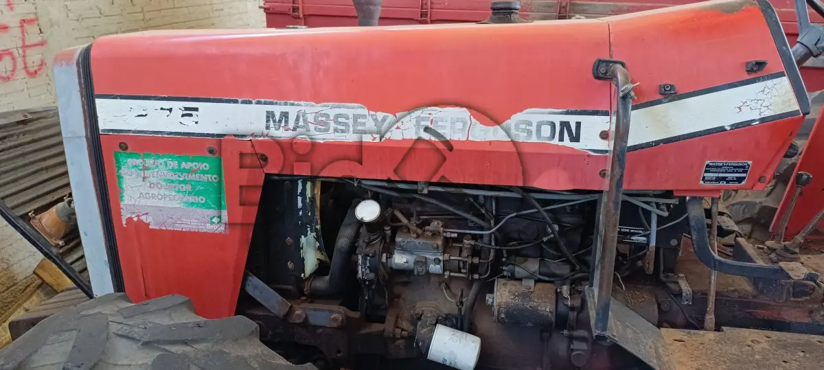 LOTE 012 - TRATOR MASSEY FERGUNSON 275