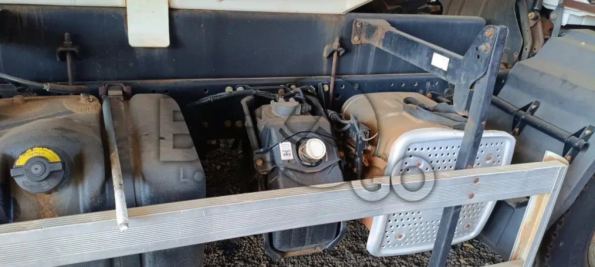 LOTE 013 - CAMINHÃO BASCULANTE M.BENZ/ATRON 2729 K 6X4