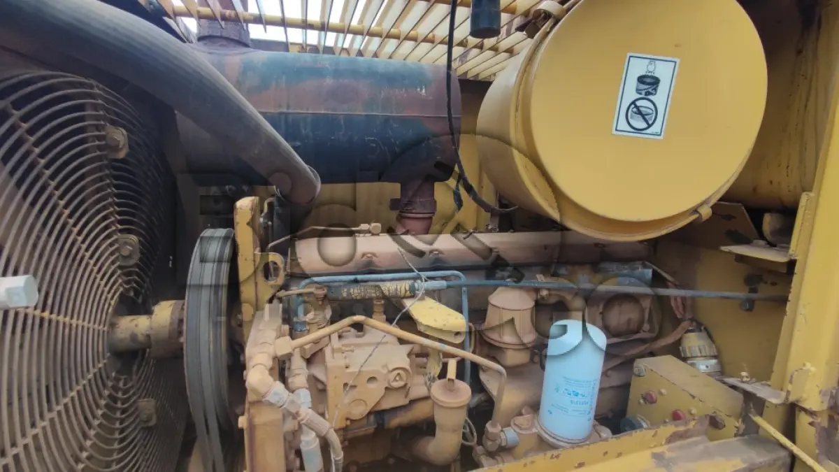 LOTE 015 - CARREGADEIRA Caterpillar 938 L