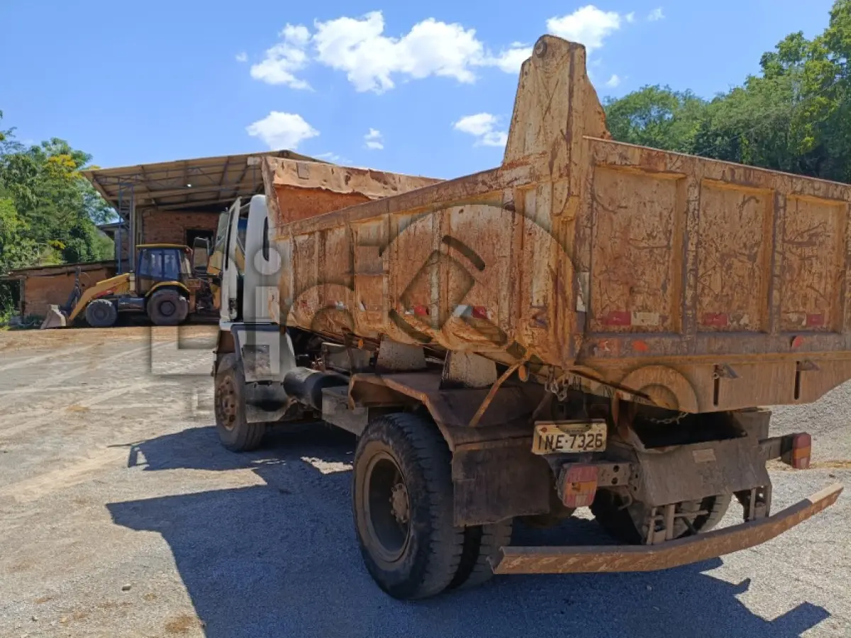 LOTE 023 - CAMINHÃO FORD/CARGO 1517 E, Ano/modelo: 2006/2006, 
