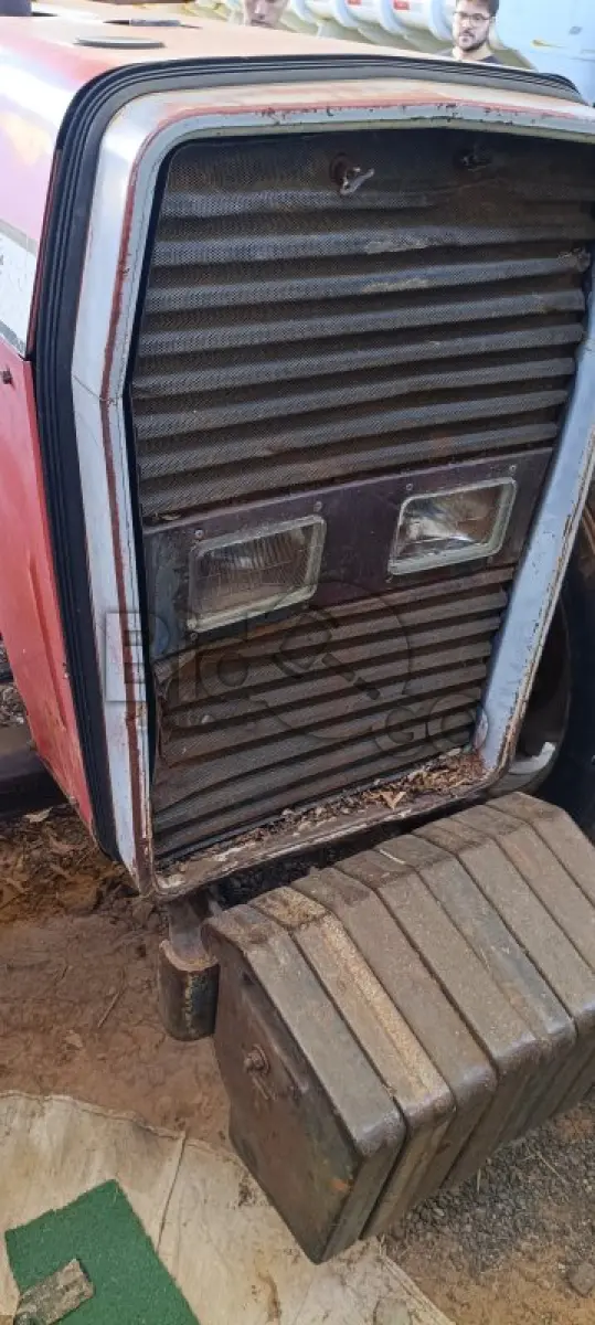 LOTE 012 - TRATOR MASSEY FERGUNSON 275