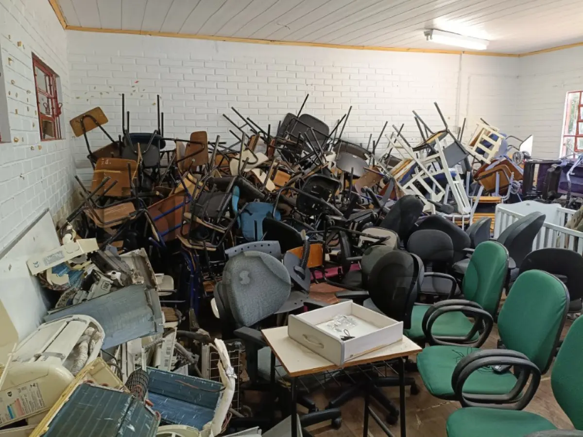 LOTE 002 - SUCATAS DIVERSAS
