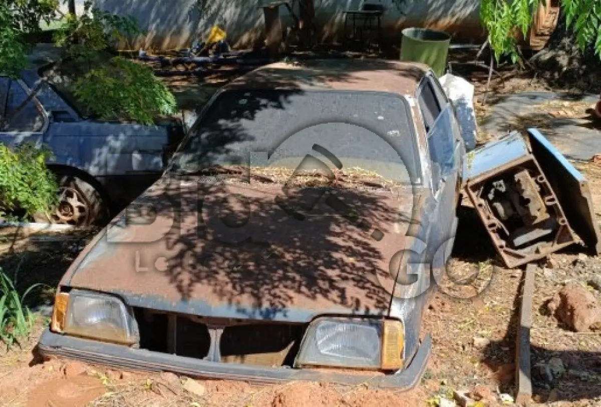 LOTE 023 - Sucata de Veículo Chevrolet Monza