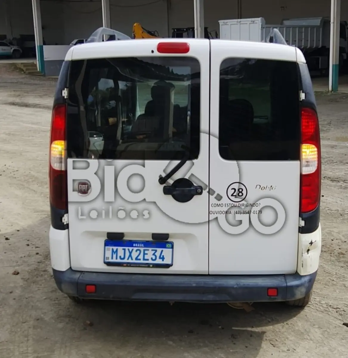 LOTE 005 - Automóvel Marca/Modelo: FIAT/DOBLO ESSENCE 1.8 7 lugares