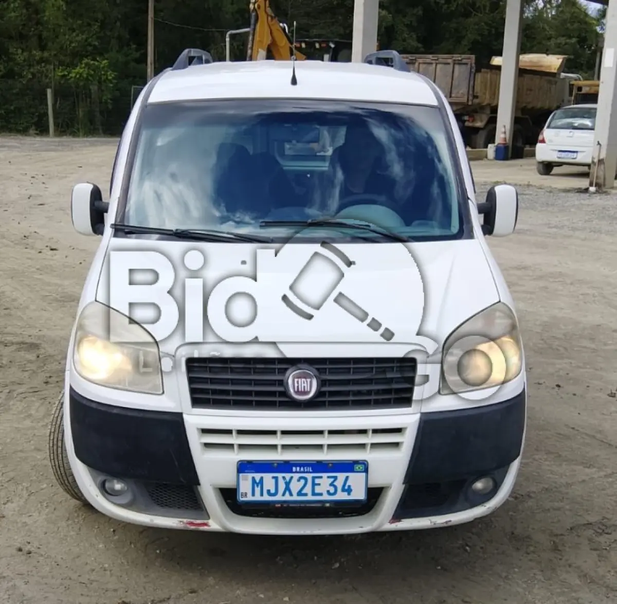 LOTE 005 - Automóvel Marca/Modelo: FIAT/DOBLO ESSENCE 1.8 7 lugares