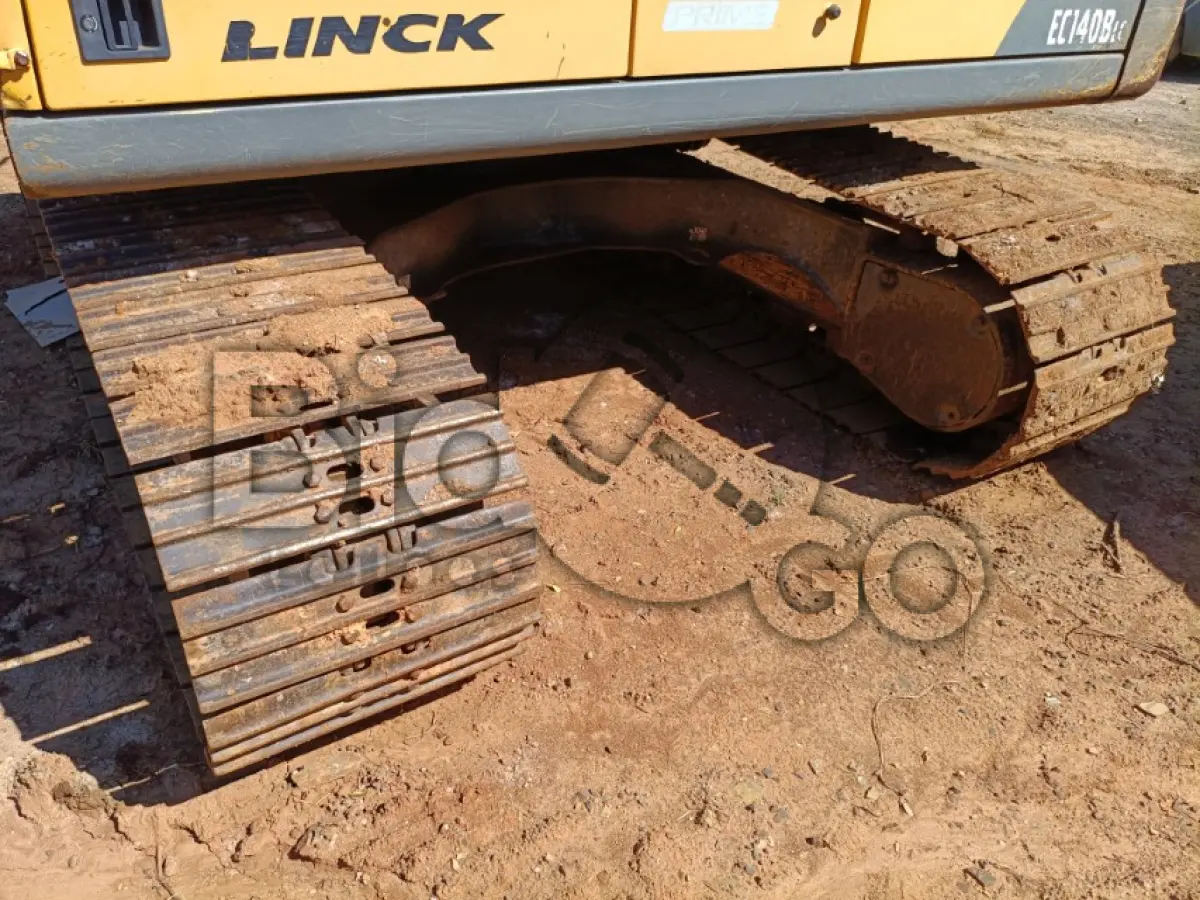 LOTE 015 - ESCAVADEIRA VOLVO SÉRIE: EC140BIC