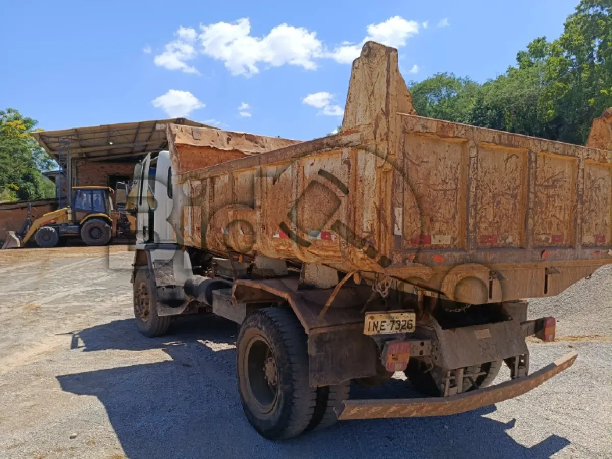 LOTE 023 - CAMINHÃO FORD/CARGO 1517 E, Ano/modelo: 2006/2006, 