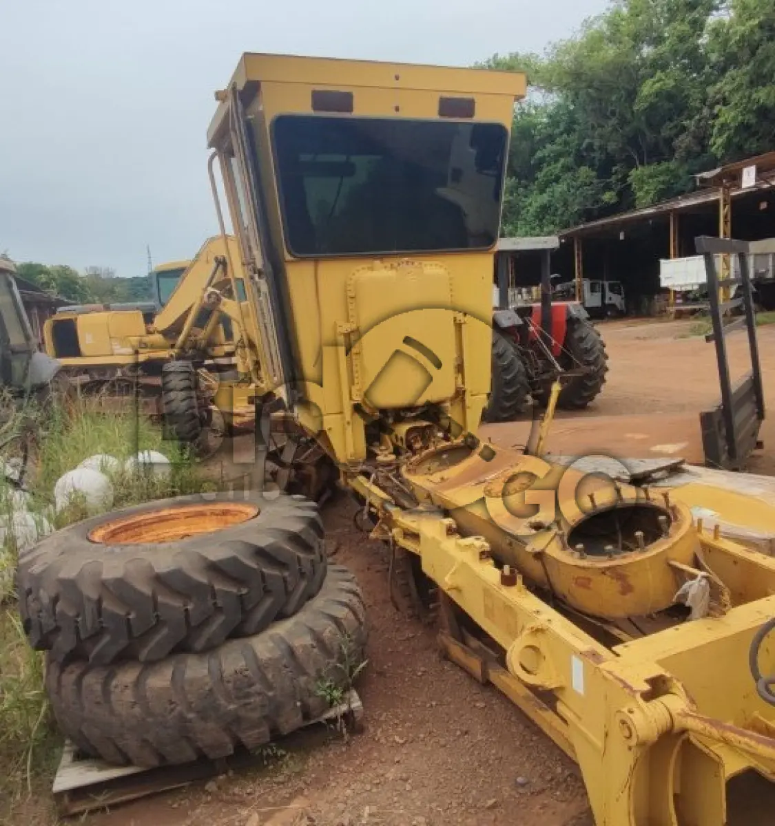LOTE 016 - MOTONIVELADORA Caterpillar VHP