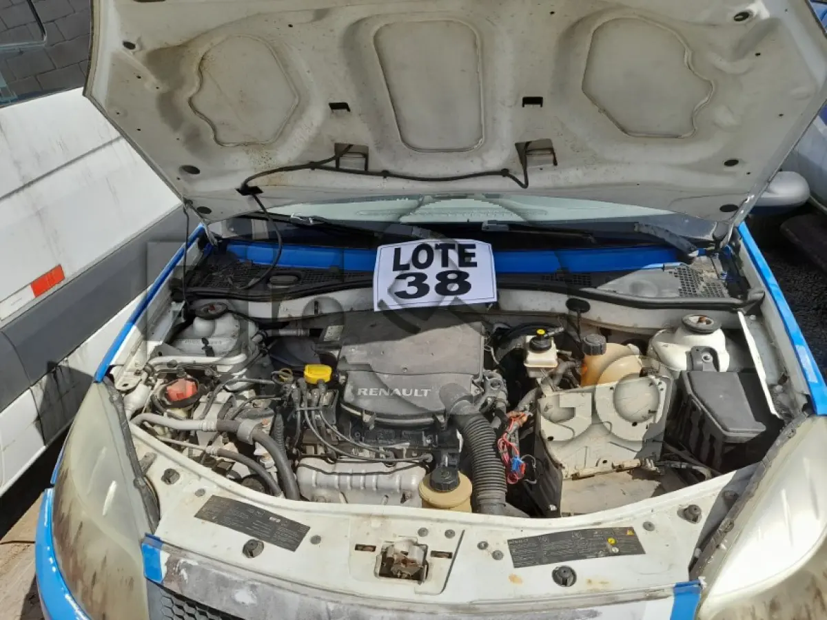 LOTE 038 - RENAULT/SANDERO EXP 16 (MOTOR INCOMPLETO), FAB/MOD: 2008/2008,