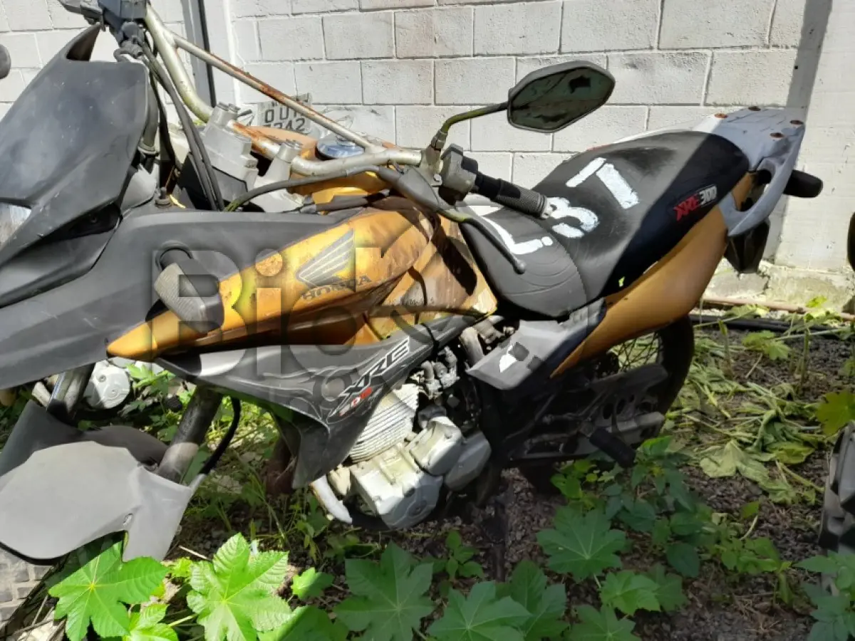 LOTE 037 - HONDA/XRE 300 (MOTOR INCOMPLETO), FAB/MOD: 2010/2010