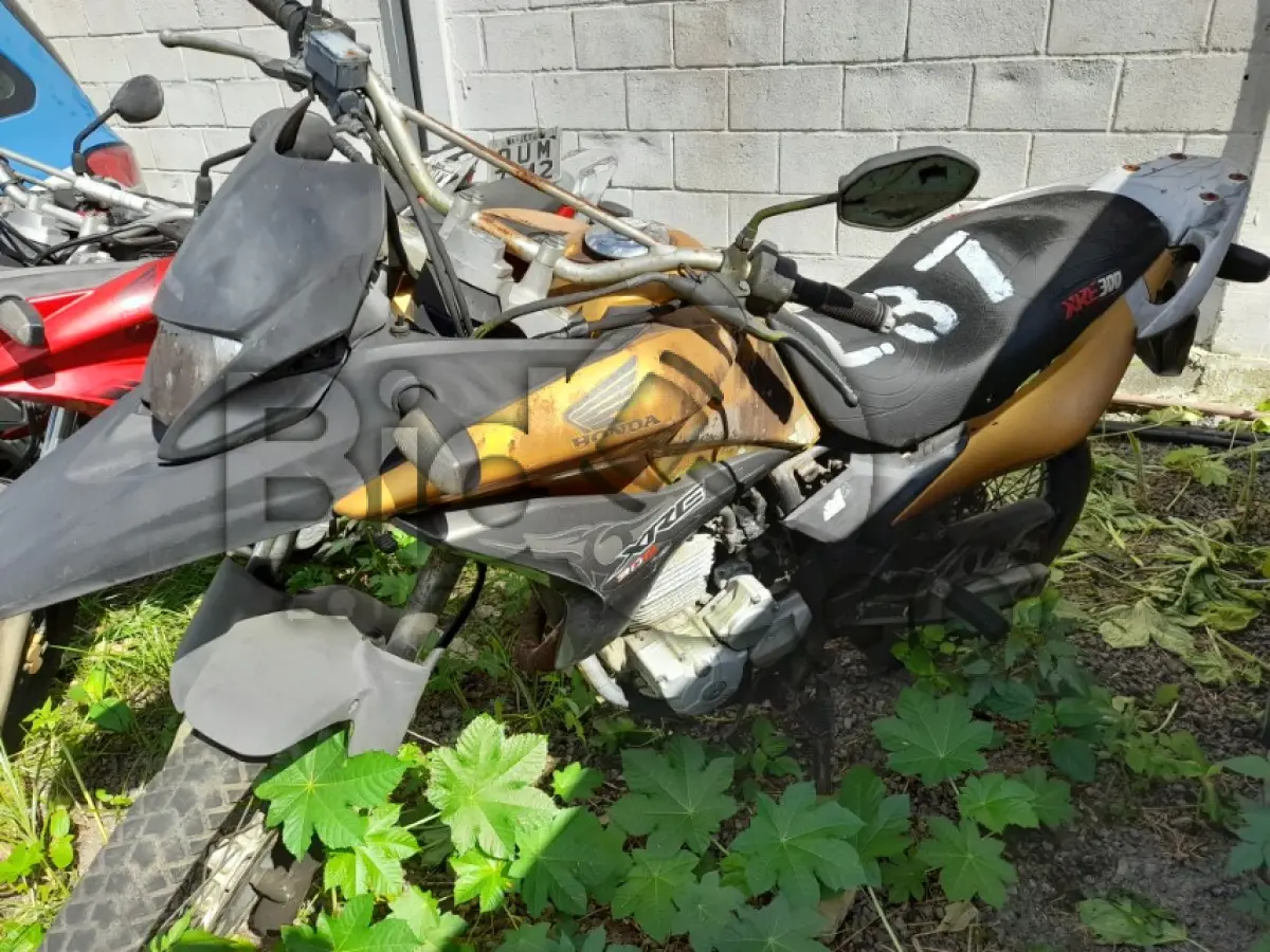 LOTE 037 - HONDA/XRE 300 (MOTOR INCOMPLETO), FAB/MOD: 2010/2010